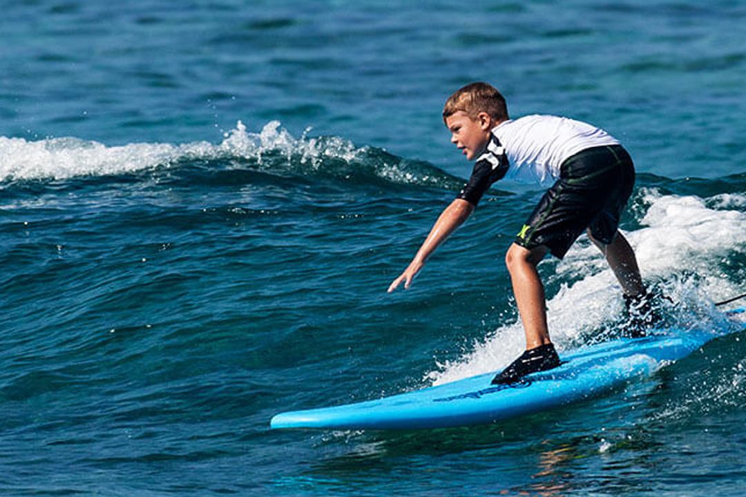 kid surfing kid surfing
